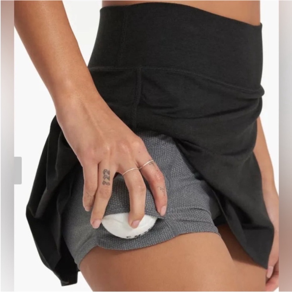Vuori Black and Gray Women's Skort